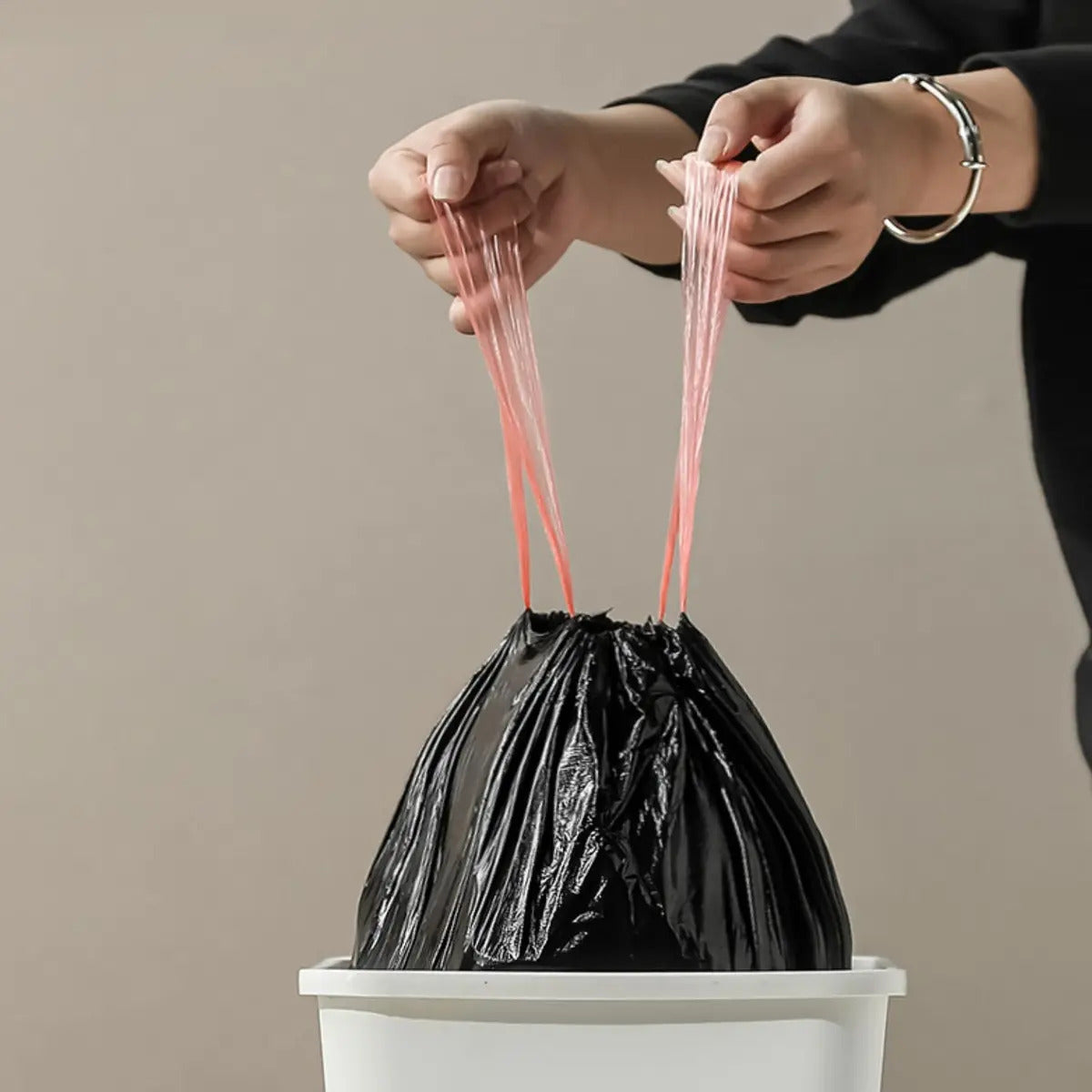 Pack 20 Bolsas De Basura Con Asa Cordon Cierra Fácil 20 L - vista 10