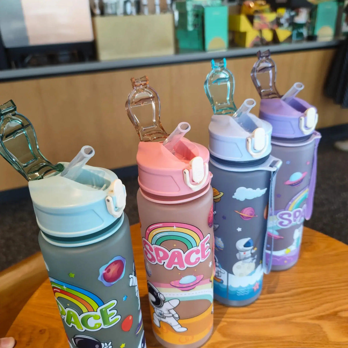 Botella De Agua Deportiva Gym Escolar Diseño Astronauta - vista 4